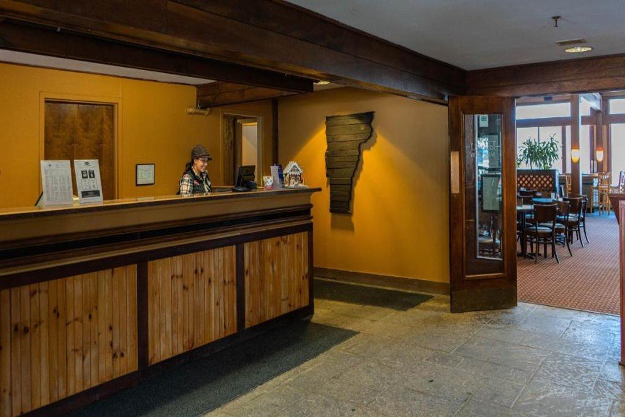 The Black Bear Lodge At Stratton Mountain Resort Exterior photo