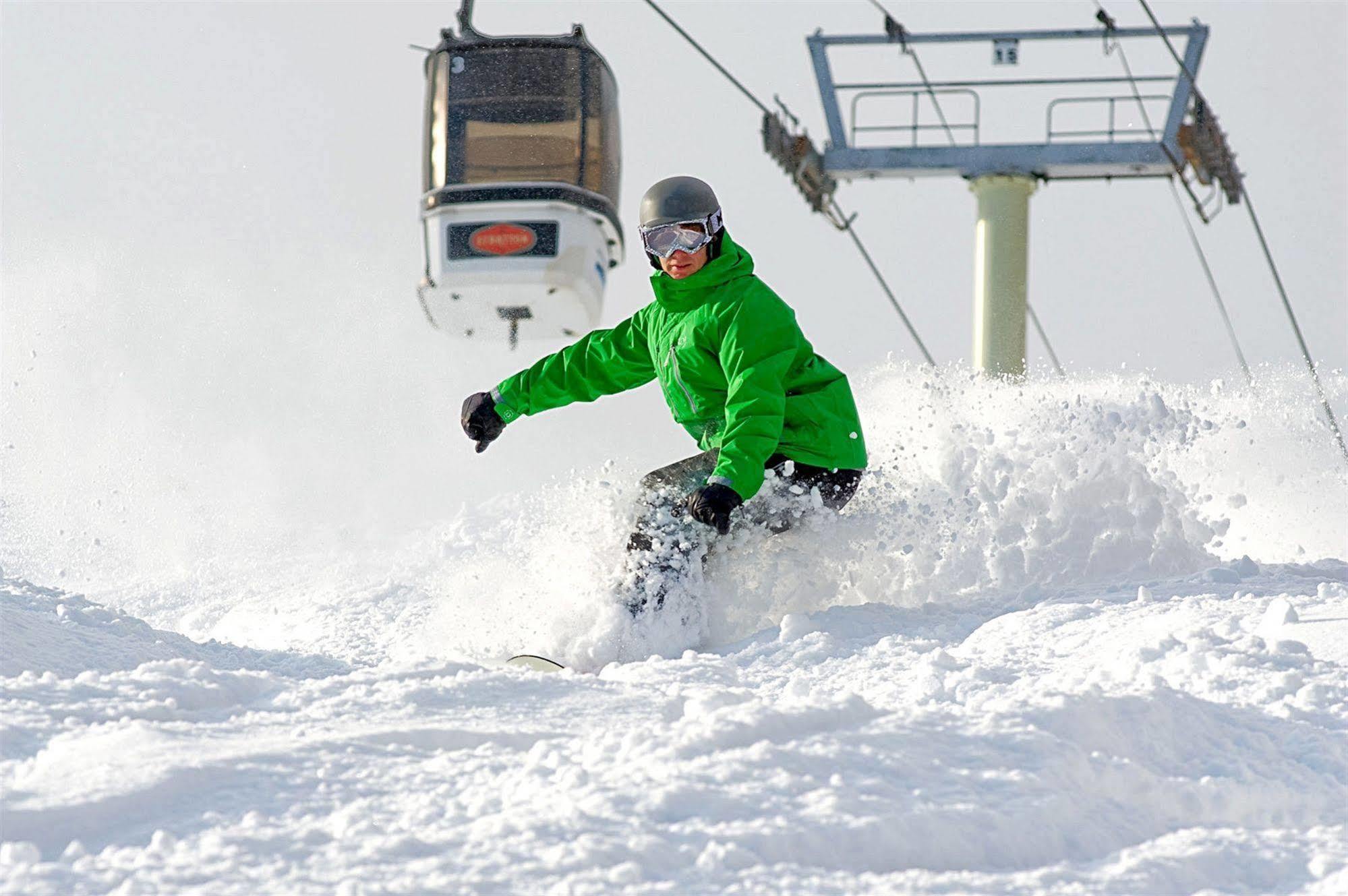 The Black Bear Lodge At Stratton Mountain Resort Exterior photo